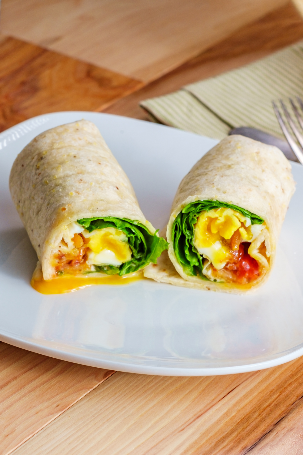 Wholesome Egg and Spinach Breakfast Wrap
